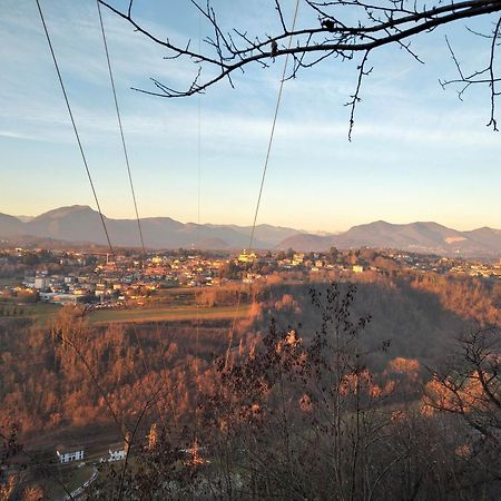 Appartamento La Casa Dei Nonni Malnate Exteriör bild