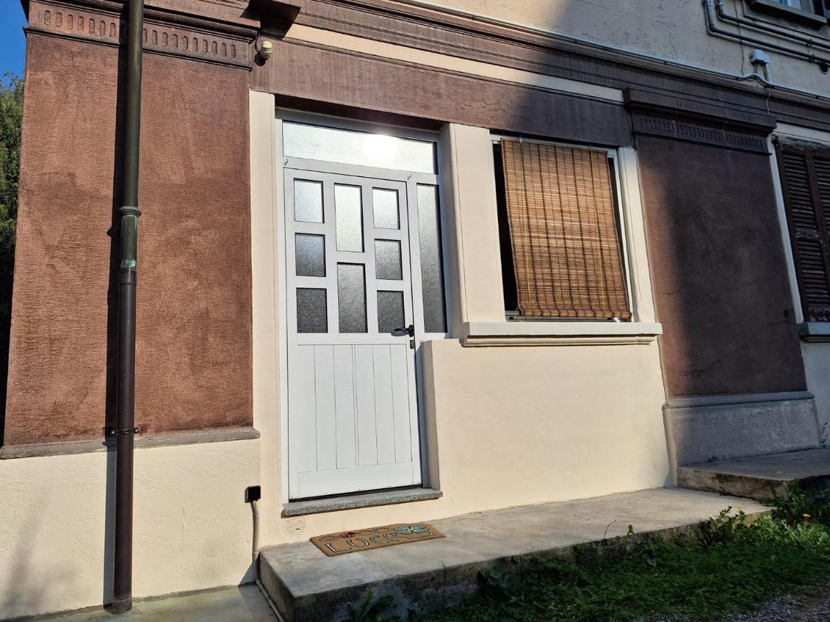 Appartamento La Casa Dei Nonni Malnate Exteriör bild