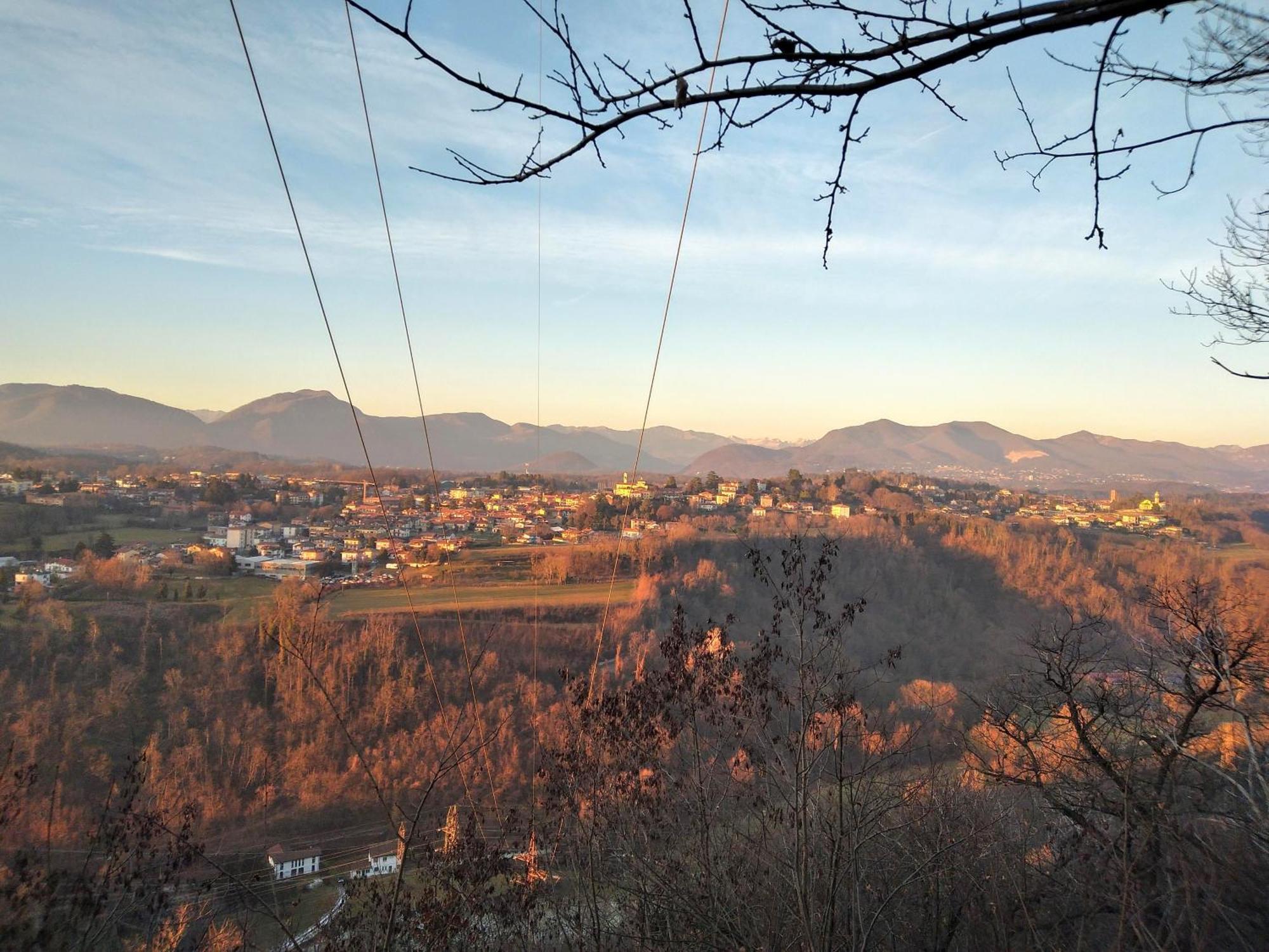 Appartamento La Casa Dei Nonni Malnate Exteriör bild